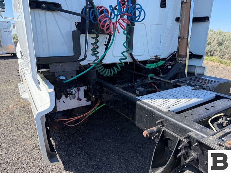 2012-international-prostar-image-15