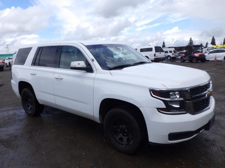 2019-chevrolet-tahoe-image-2