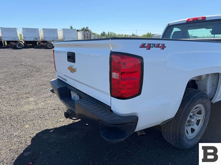 2018-chevrolet-silverado-1500-image-17