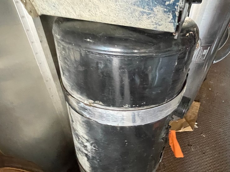 peterbilt-358-image-5