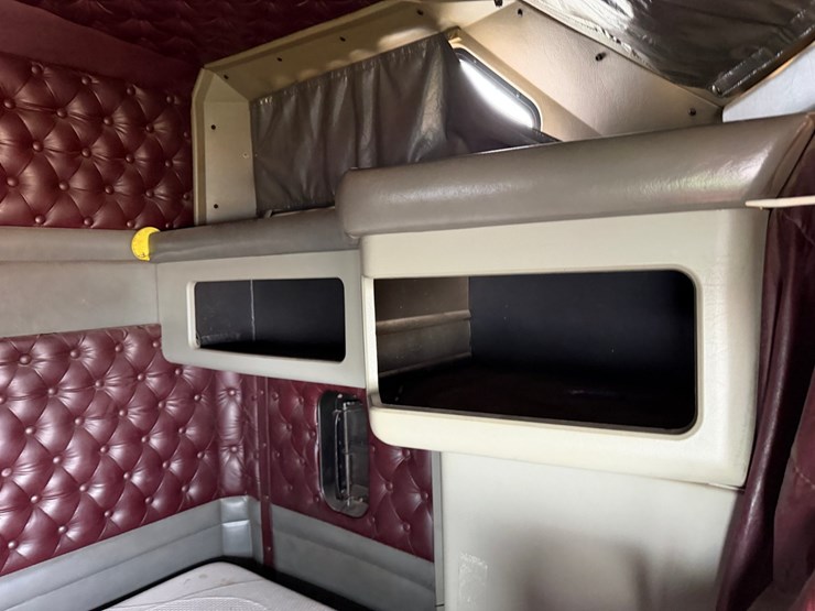 1998-kenworth-t680-image-15