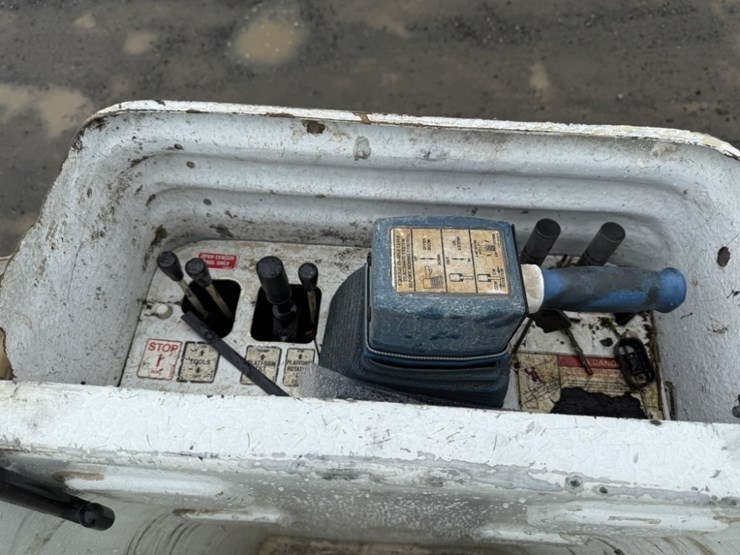 2015-ford-f550-sd-image-24