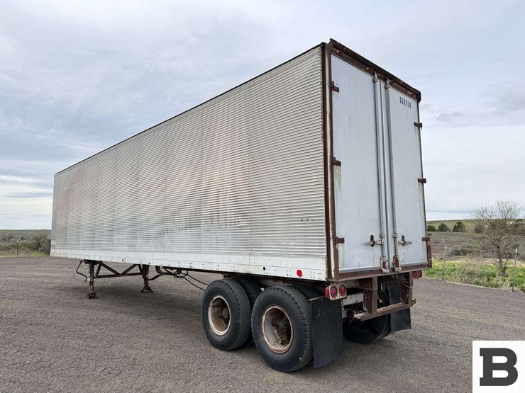 1974-fruehauf-trailer-image-3