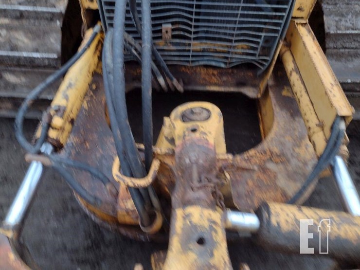 2005-deere-700h-lgp-image-17