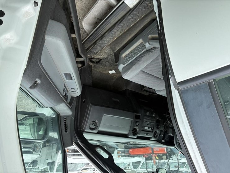 2013-ford-f150-image-10