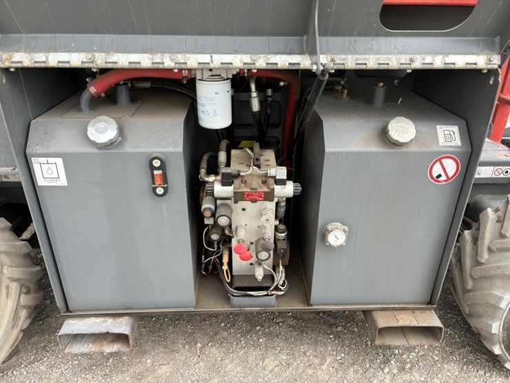 2019-skyjack-sj6826rt-image-9