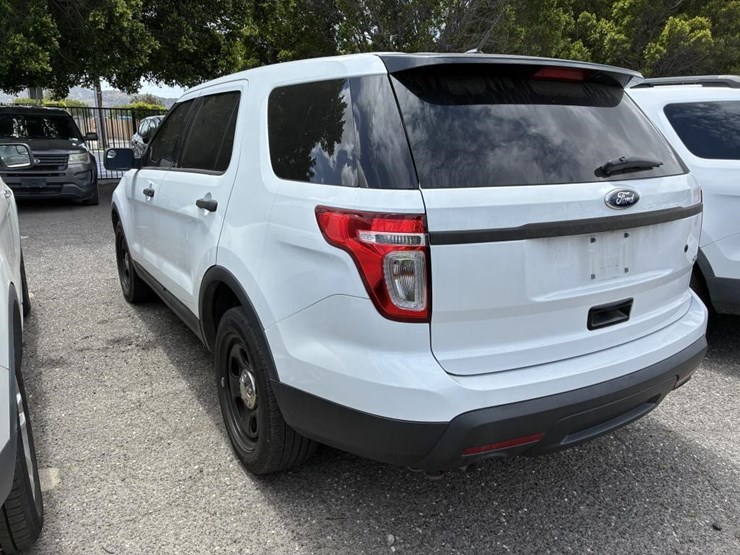 2013-ford-explorer-image-4