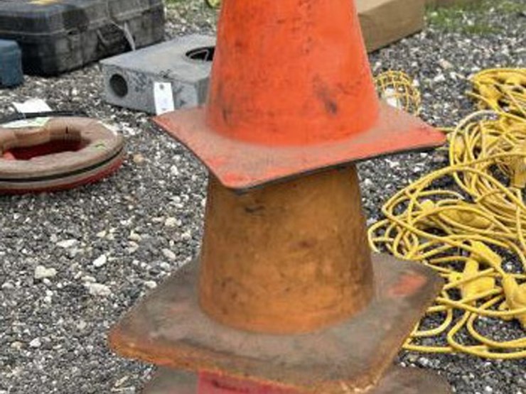 #86-•-4-traffic-cones-image-1
