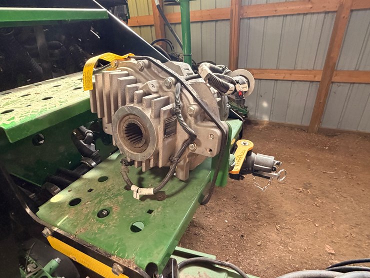 2024-john-deere-db66-image-35