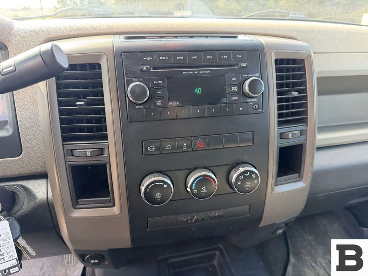 2012-dodge-3500-image-29