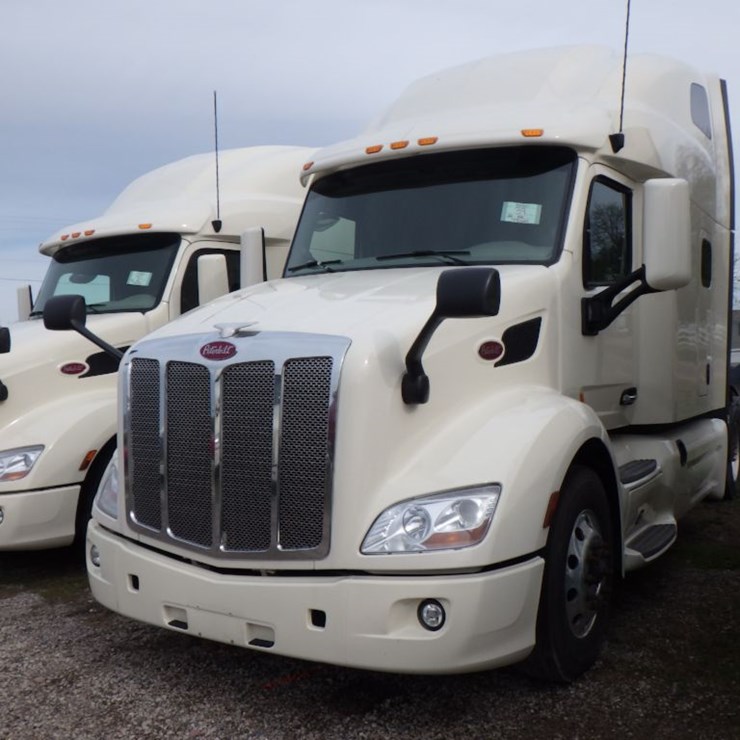 2022 PETERBILT 579