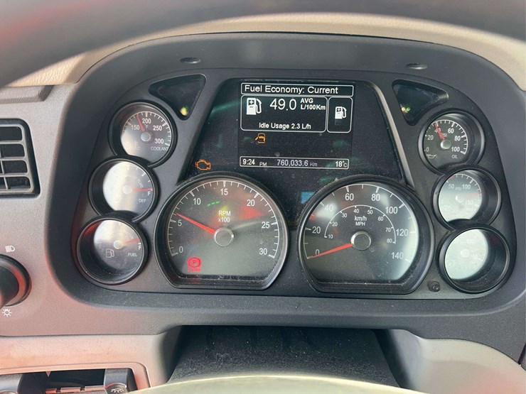 2018-peterbilt-579-image-25
