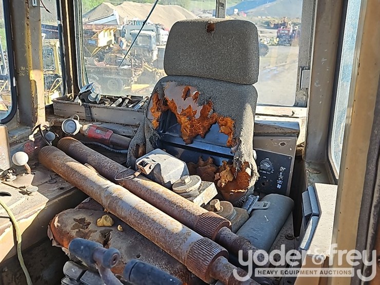 1982-caterpillar-d10-image-19