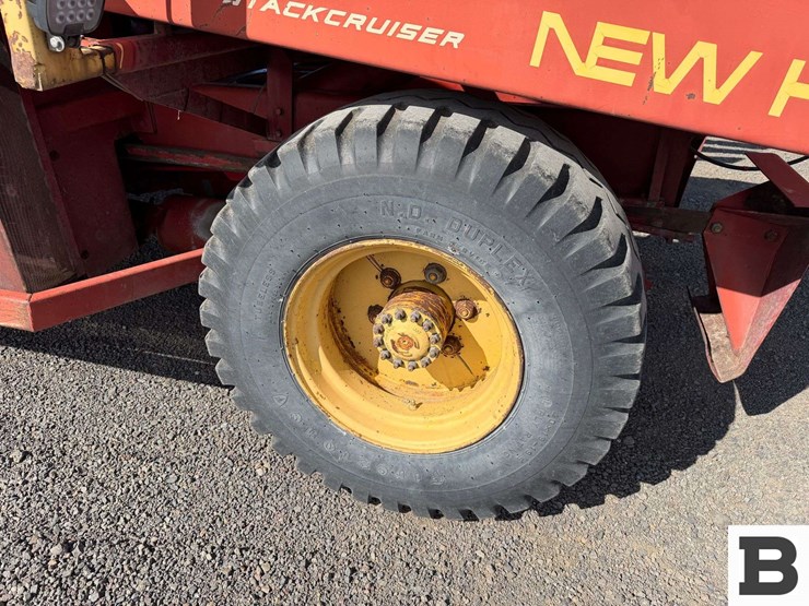 new-holland-1085-image-36