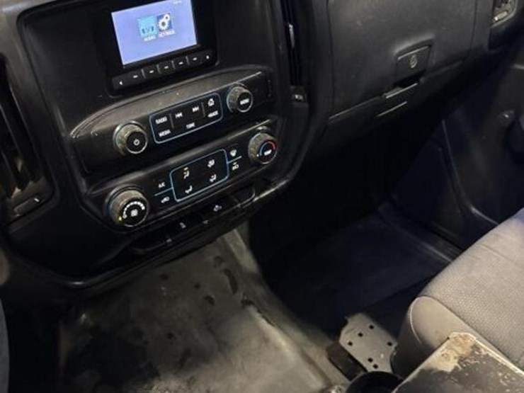 2015-chevrolet-silverado-3500hd-image-24