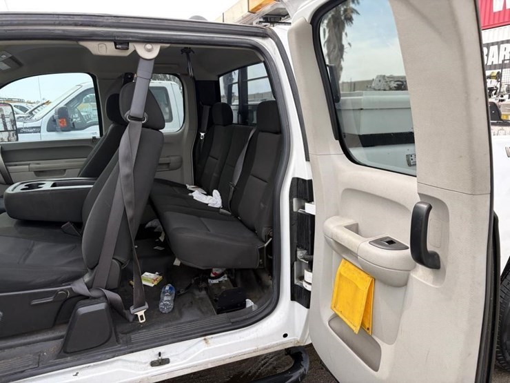 2012-gmc-sierra-2500-image-13