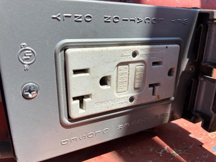 2014-skyjack-sj6832rt-image-16