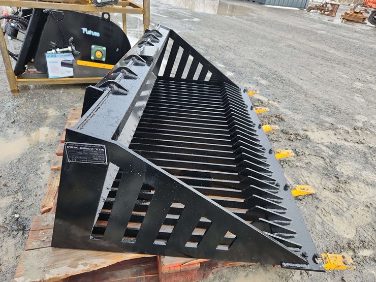 future-ft-clg72-skid-steer-rock-bucket-image-3