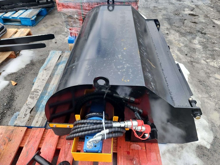 future-ft-bs43-skid-steer-sweeper-image-2