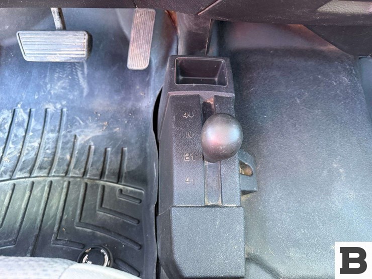 2018-chevrolet-silverado-1500-image-27