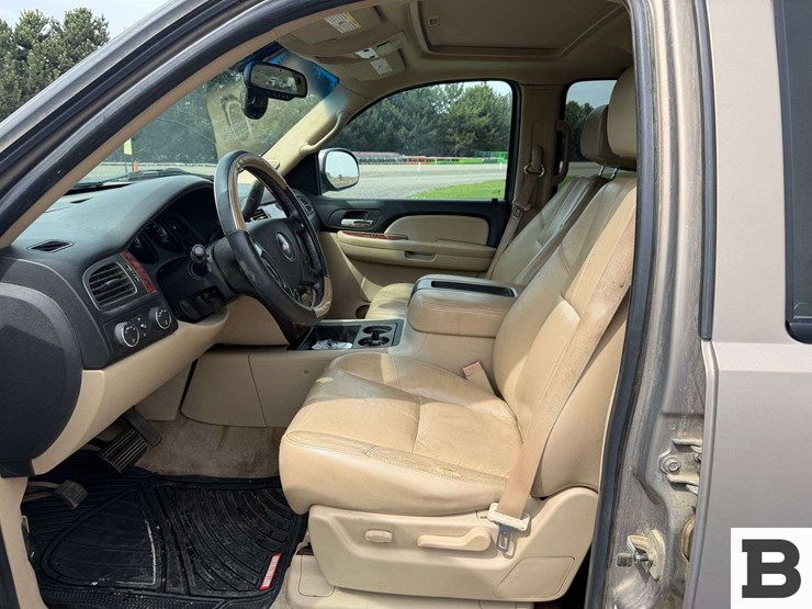 2007-chevrolet-suburban-1500-image-21