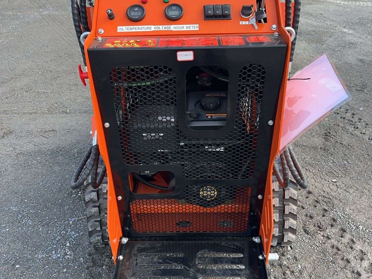 2026-future-ft36c-mini-skid-steer-image-6