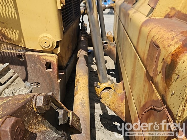 1980-caterpillar-d10-image-15