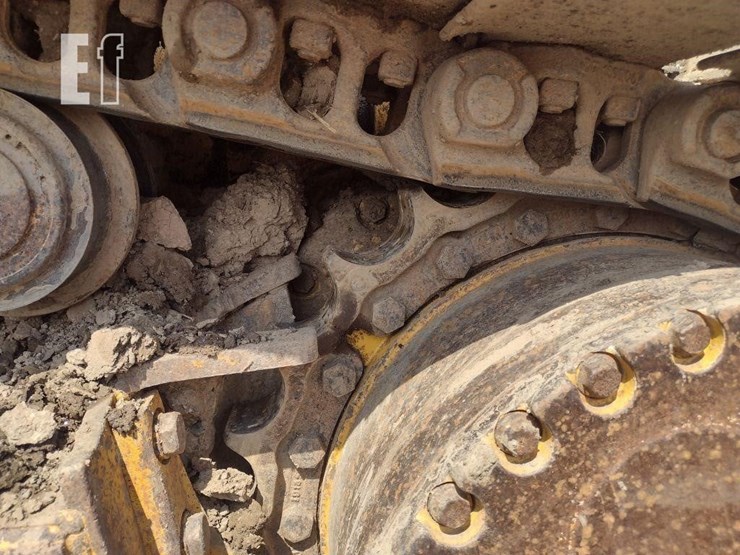 2008-deere-750j-lt-image-14