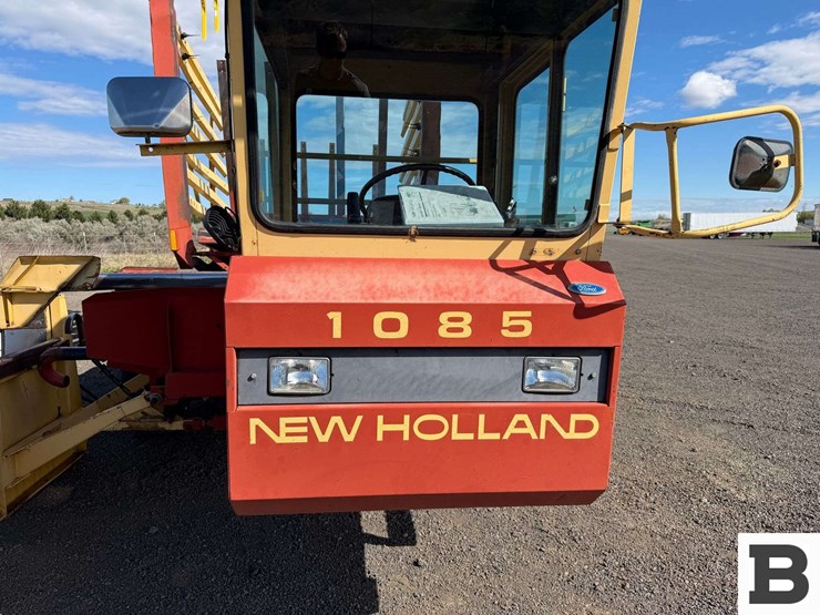 new-holland-1085-image-9