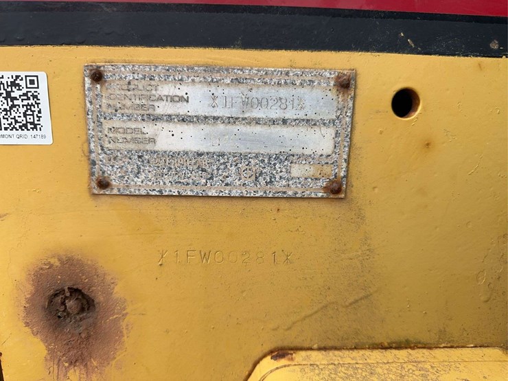 1997-caterpillar-d4c-xl-image-30