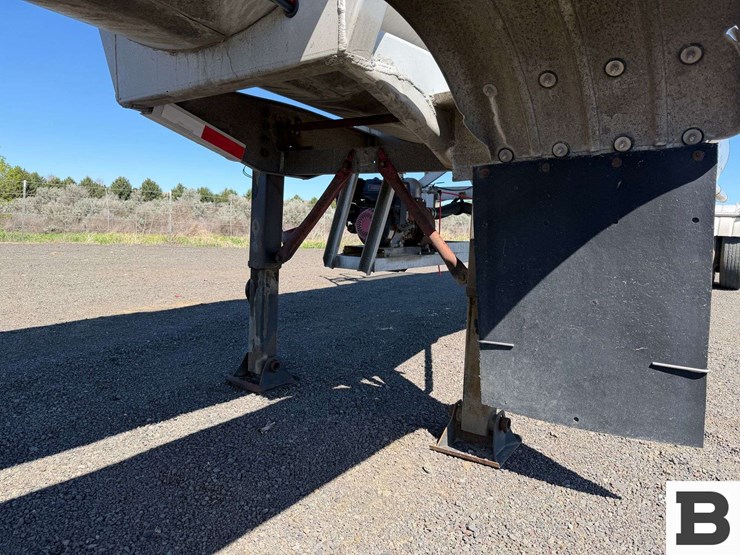 1994-west-mark-tanker-trailer-image-13