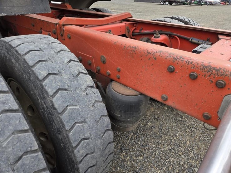 2016-peterbilt-367-image-61