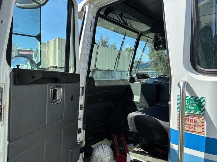 2017-autocar-xpeditor-acx-image-10