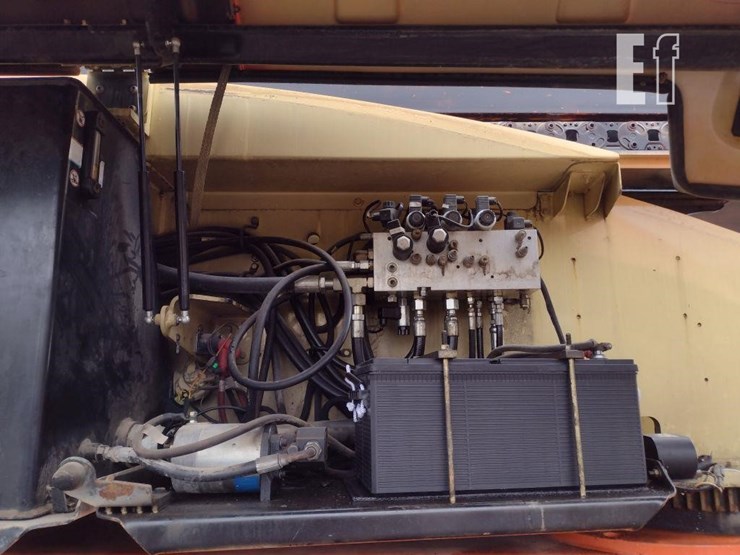 4-jlg-1200sjp-image-19