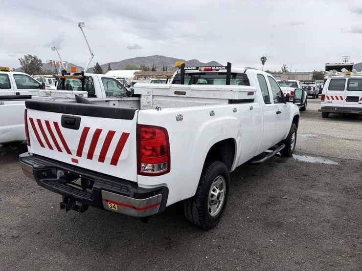 2012-gmc-sierra-2500-image-3