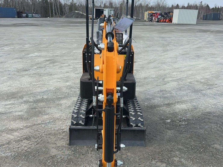 2026-future-ft13-mini-excavator-image-2