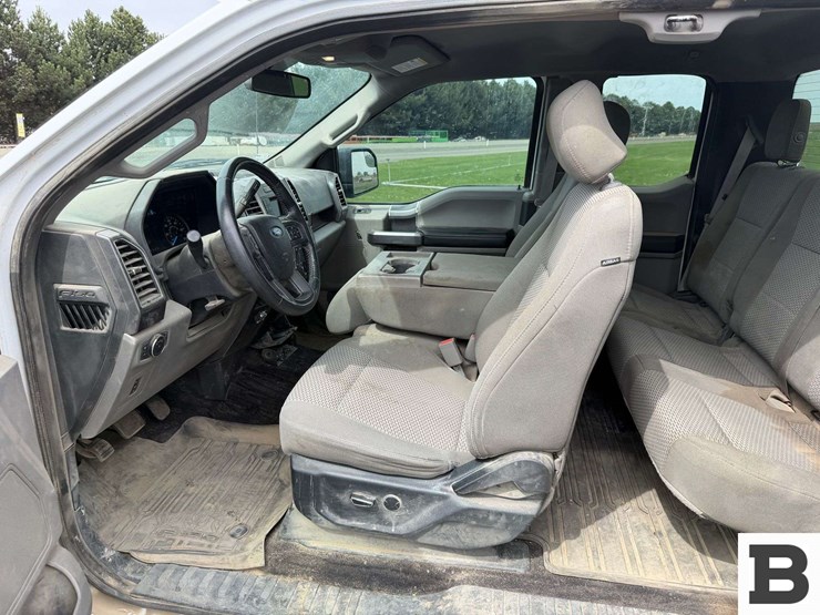 2017-ford-f150-image-28