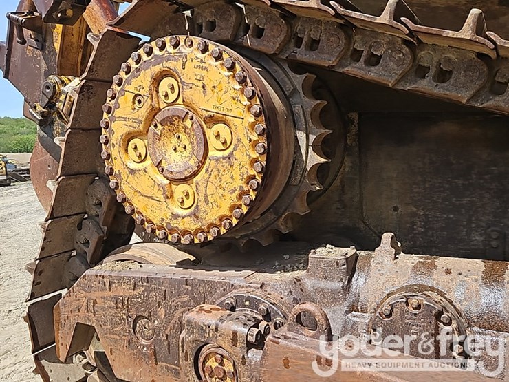 1980-caterpillar-d10-image-9