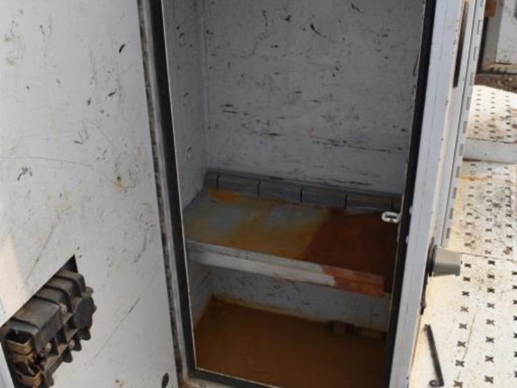 2011-ford-e350-image-14