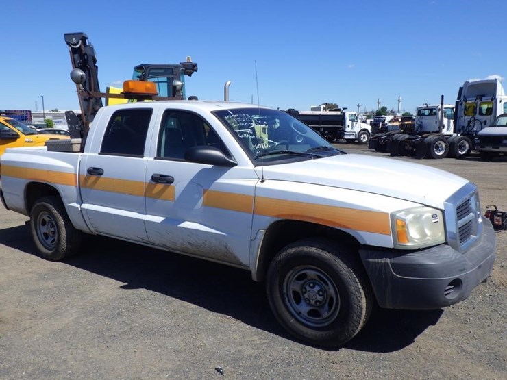 2007-dodge-dakota-image-2