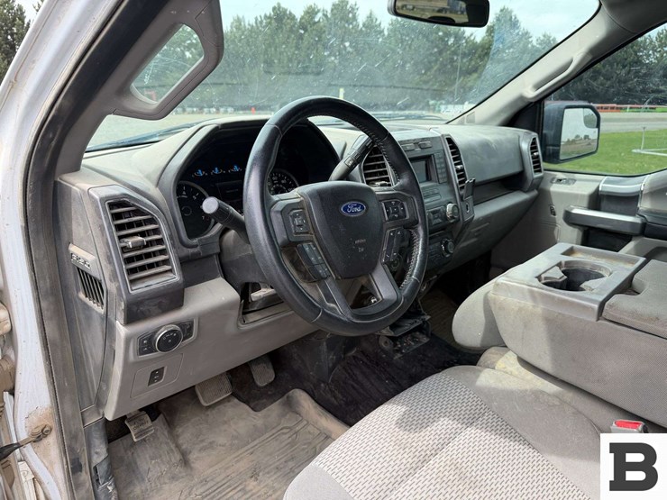 2017-ford-f150-image-29