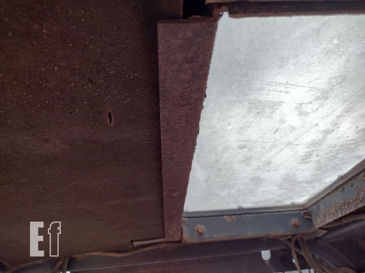 2013-deere-700k-lgp-image-13