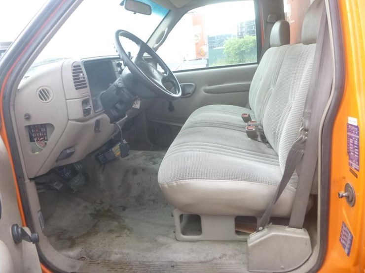 1999-gmc-3500-image-16