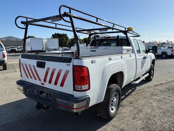 2012-gmc-sierra-2500-image-3