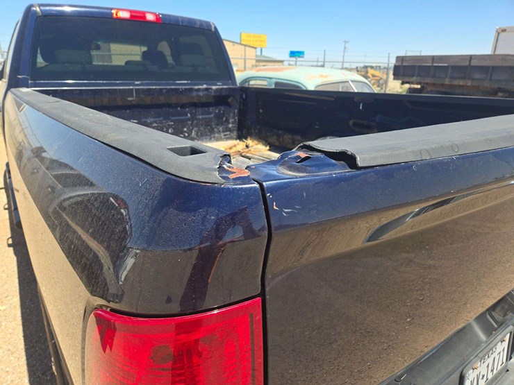 2016-ram-2500-tradesman-crew-cab-/-lwb-4d-image-5