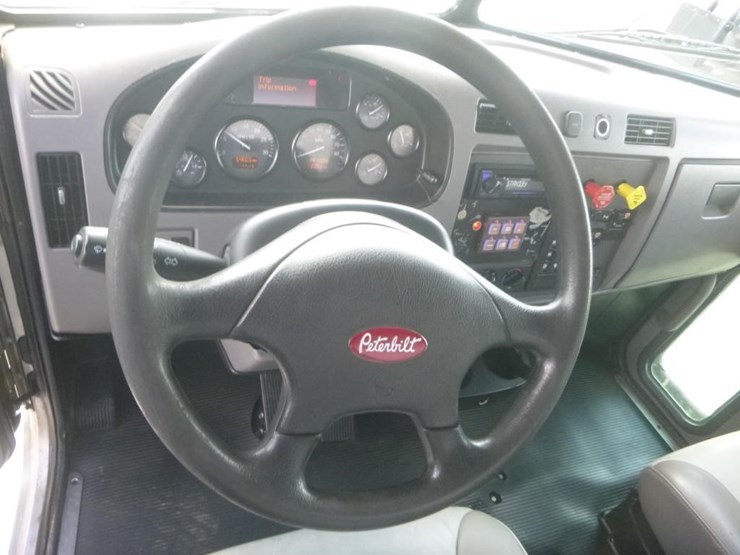 2014-auto-crane-6006h-image-22