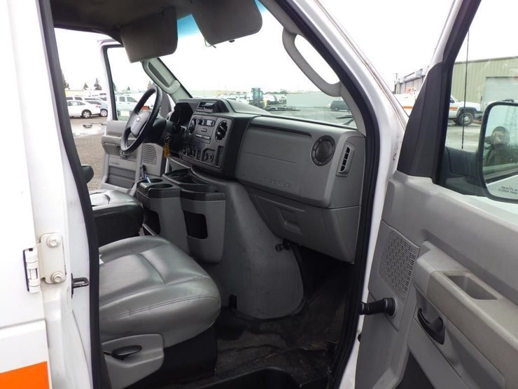 2009-ford-econoline-350-image-6