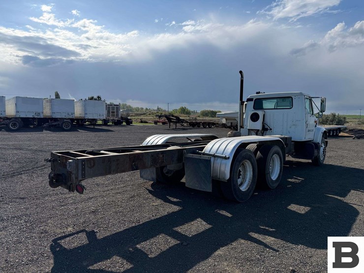 1998-international-f-4900-cab-&-chassis-truck-image-5