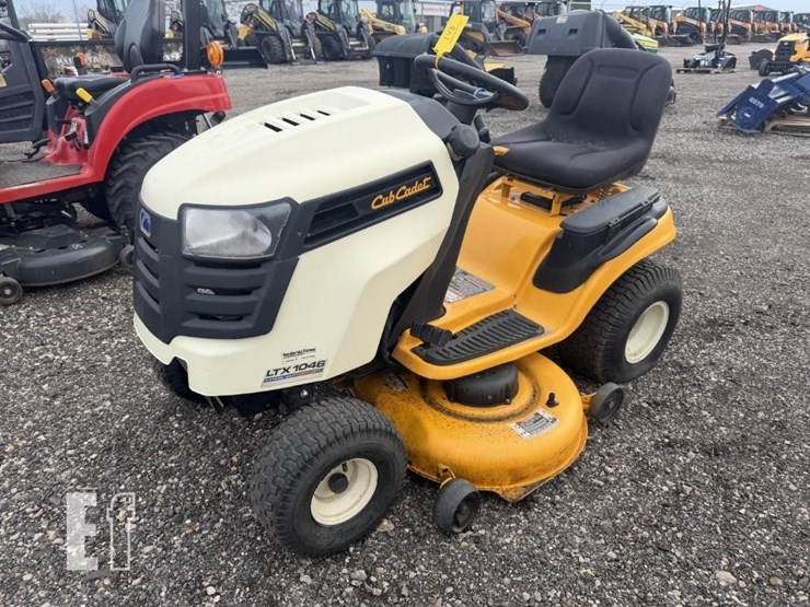 2013-cub-cadet-ltx1046-image-1