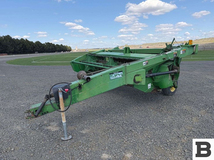 john-deere-820-image-1